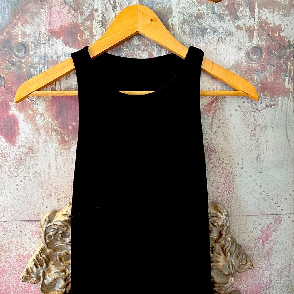Gorgeous black dress that’s never been worn!